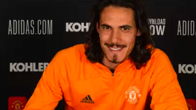 Edinson Cavani extends Man United stay with one-year deal