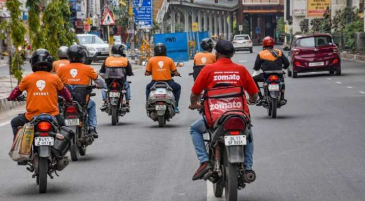 Zomato, Swiggy Begins COVID-19 Vaccination Drive for Delivery Partners