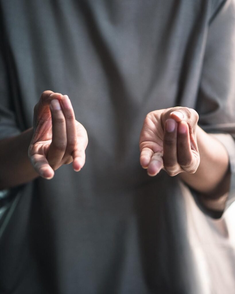 Pushan mudra improves your digestive health in 5 ways!