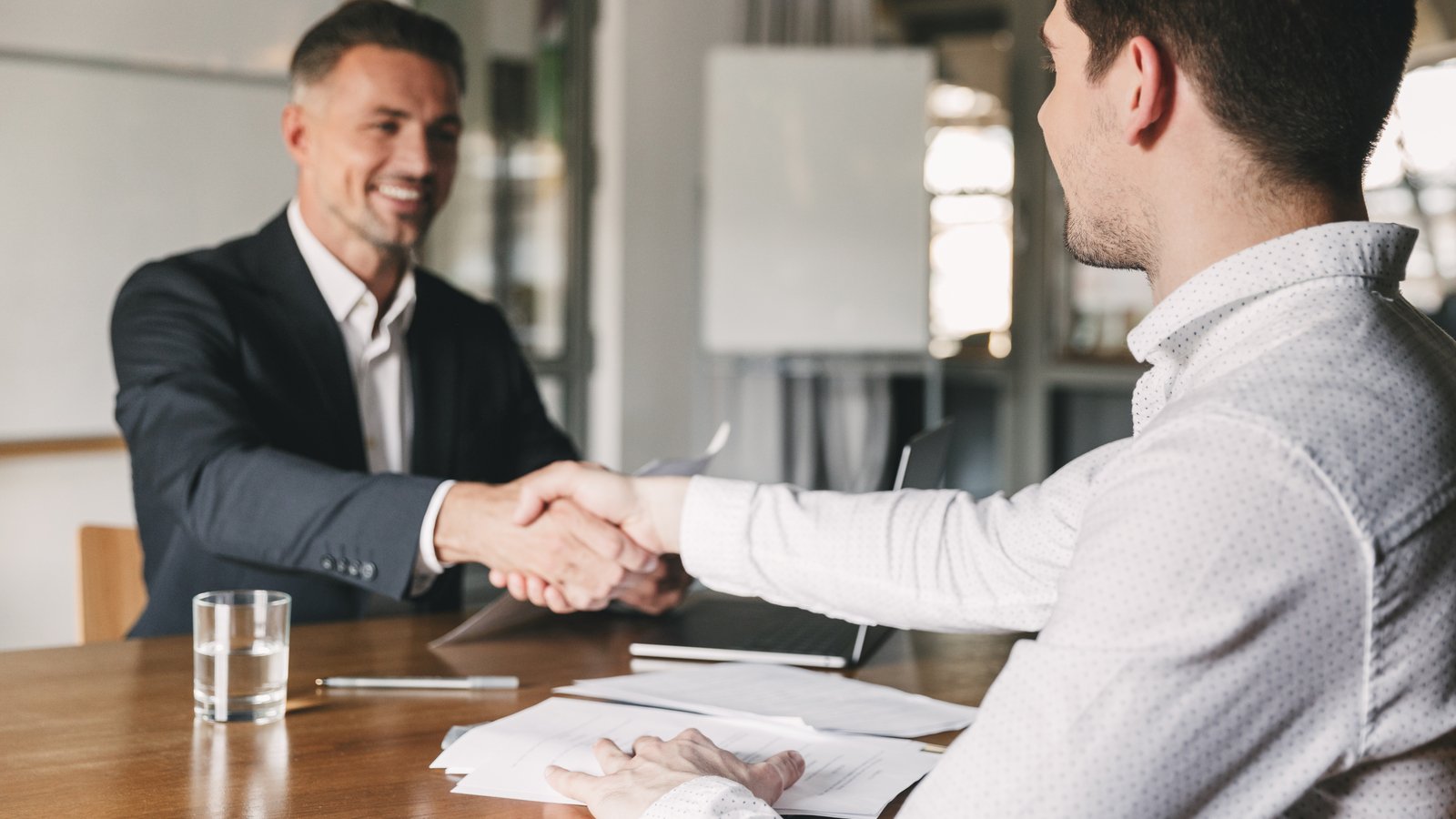 7 Simple tips to make great first impression at interviews