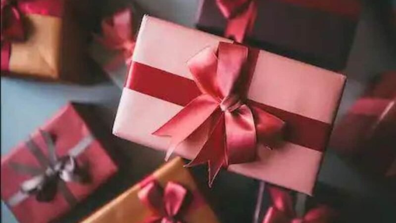 6 employees share worst Diwali gift they got in offices