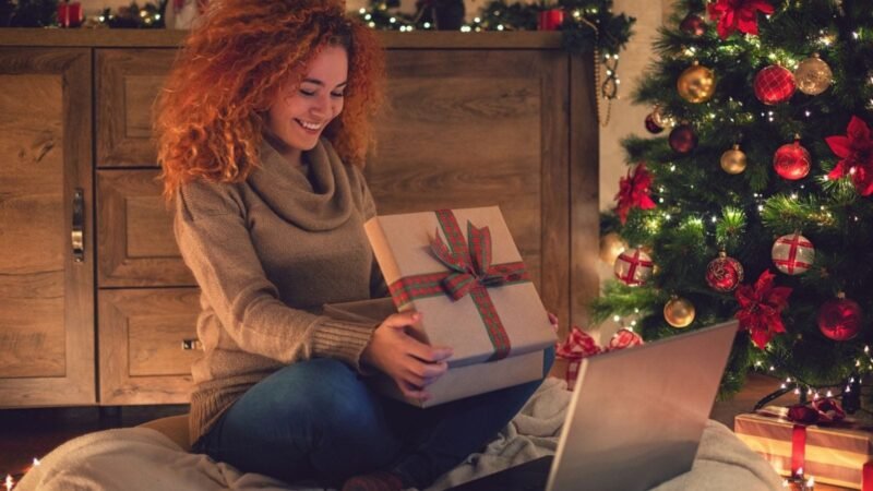5 Handy tips to host the perfect virtual secret Santa