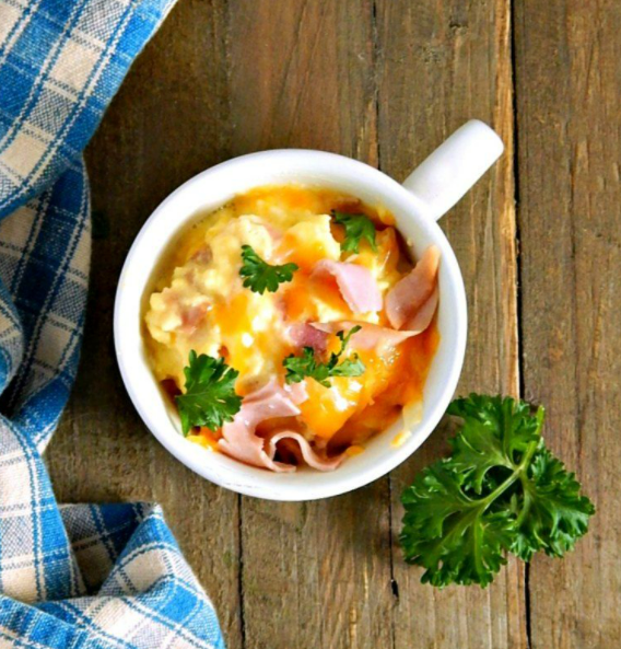 Cheese Omelet In A Mug: 2 Minutes Recipe