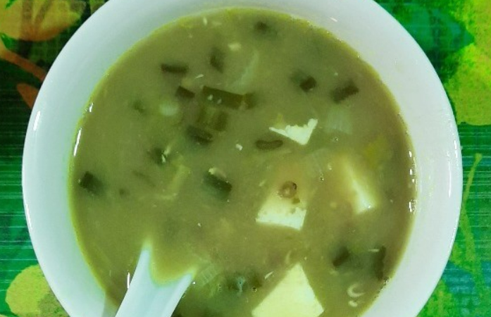 How To Make Moong Soup With Paneer