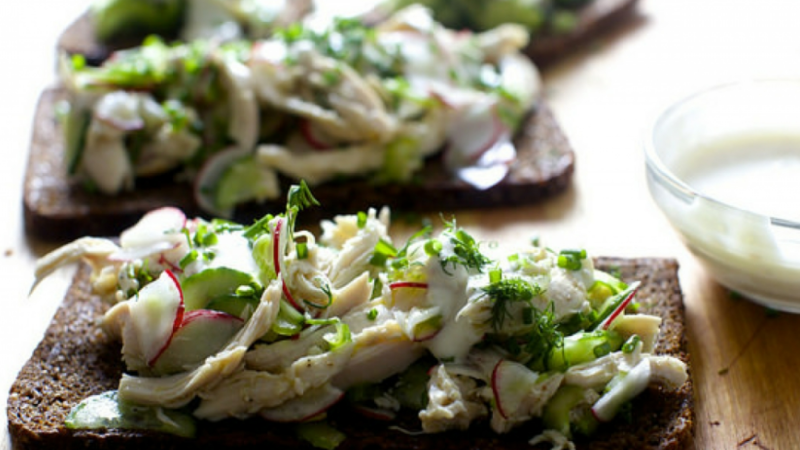 Easy Way To Prepare Spring Salad Toast