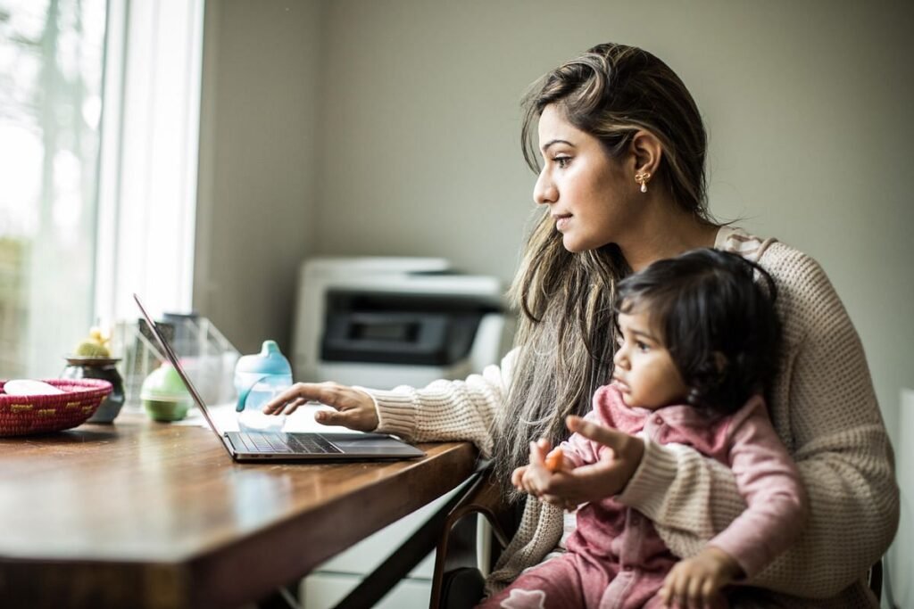 5 Common challenges faced by working mothers 