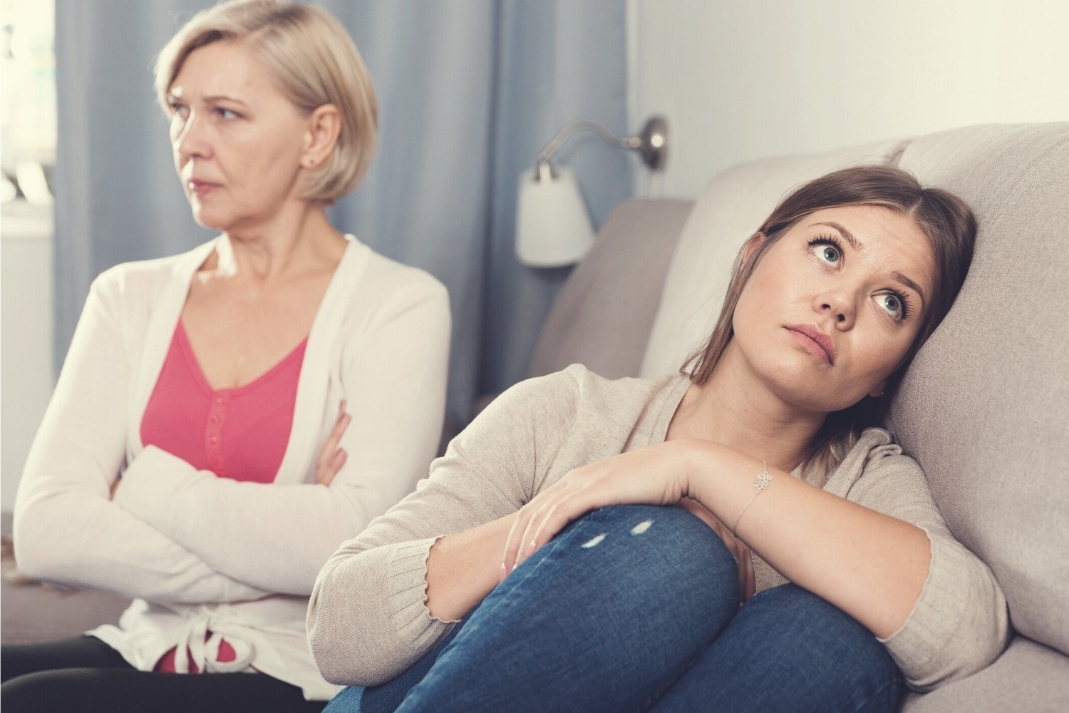 5 Signs your mother could be jealous of you