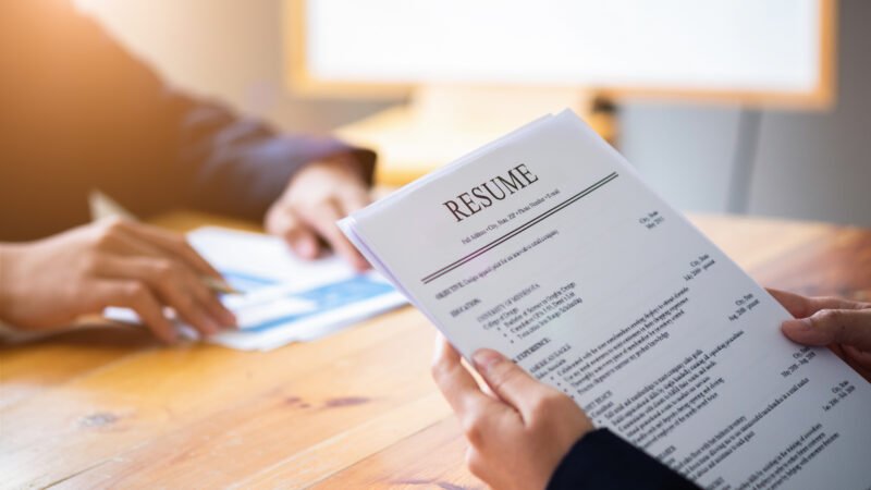 5 smart ways to make your resume stand out