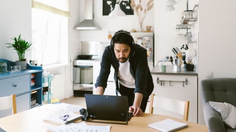 kind of an employee are you, according to zodiac signs