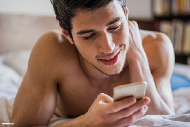 5 Signs your crush is stalking you on WhatsApp