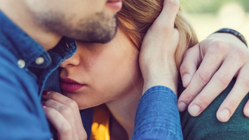7 Signs that Your Partner is Insecure