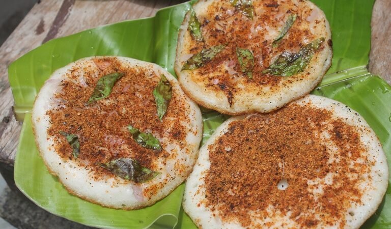 Podi Onion Uttapam Recipe