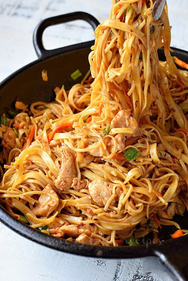 Sauteed noodles with Spicy Chicken Recipe