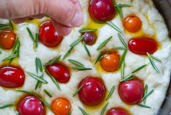 Focaccia Cherry Tomatoes with Oregano Recipe