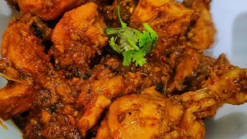 Khade Masale ka Murgh Recipe