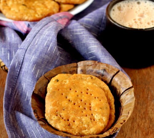 Hotel Style Methi Mathri Recipe