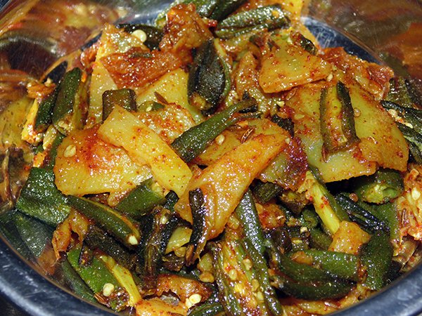 Bhindi Batata Nu Shaak Recipe