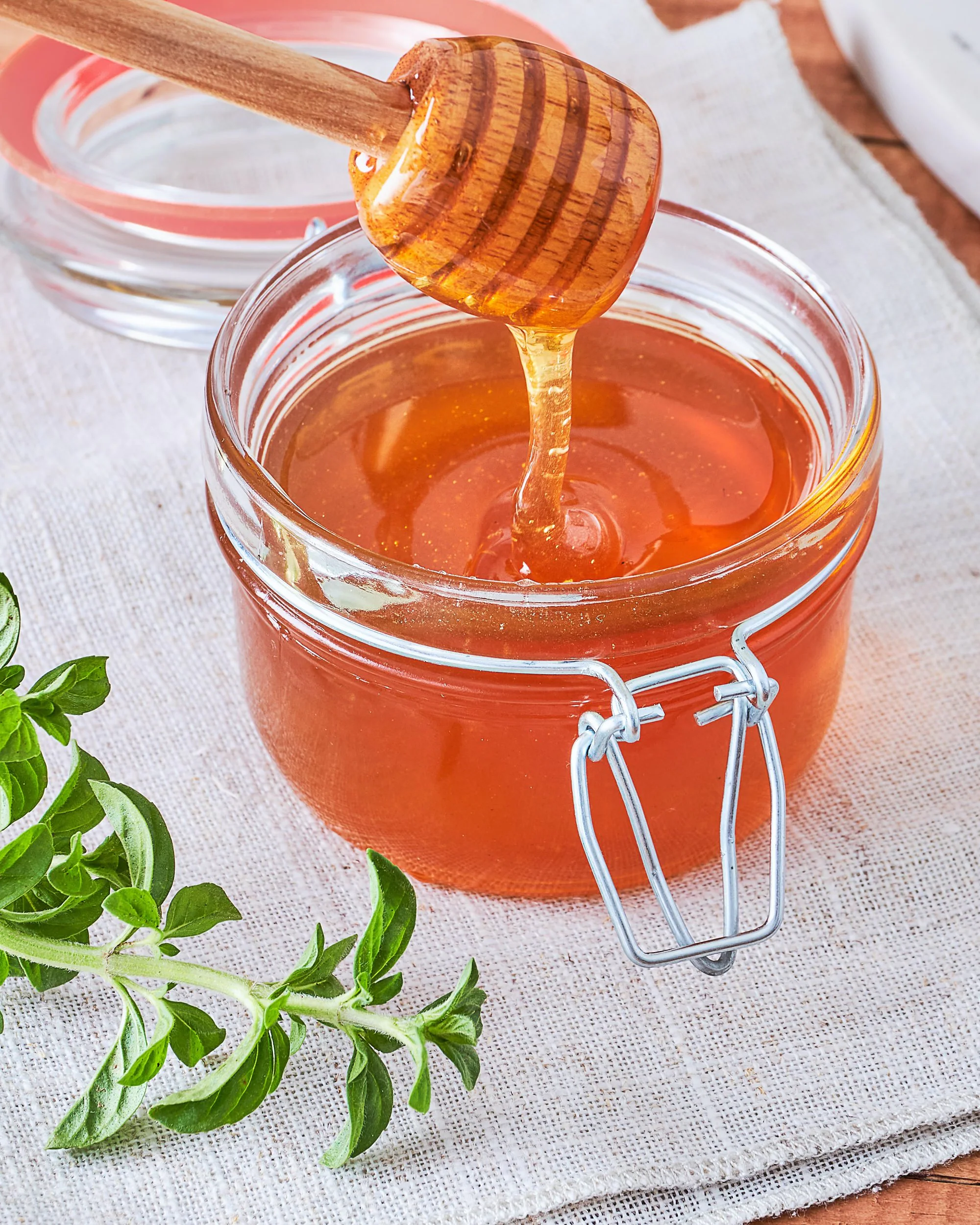 Magnificence advantages of honey