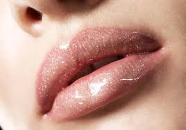 Simple Hacks To Make Lips Look Greater