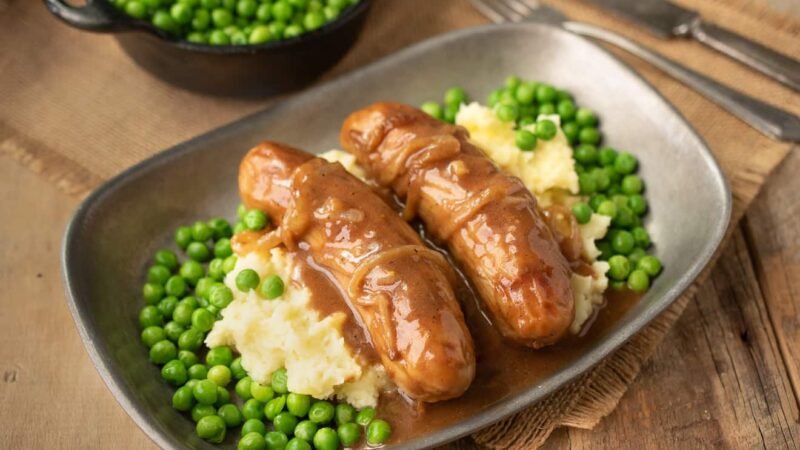 Sausages with Onion Gravy and Potatoes Recipe