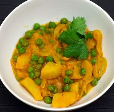 Potato and Green Peas Curry Recipe