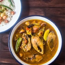 Exemplary Ilish Tel Jhol with Begun Recipe