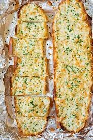 How To Make A Garlic Bread With Toppings