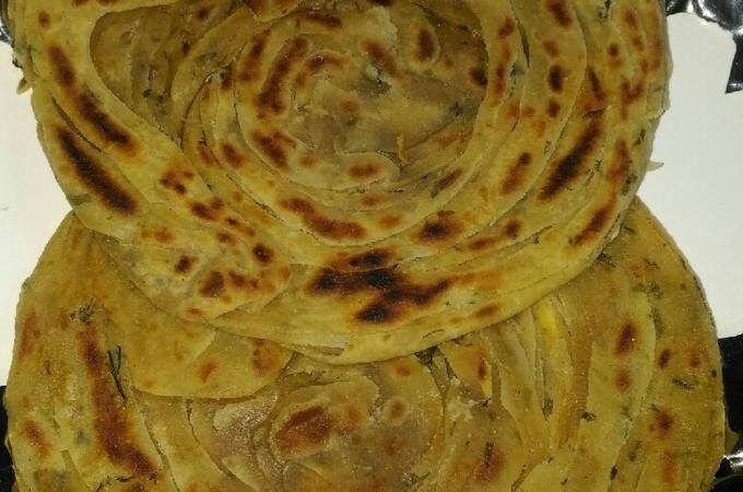 Garlic and Coriander Paratha Recipe