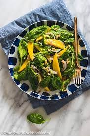 How To Make An Mango Spinach Salad