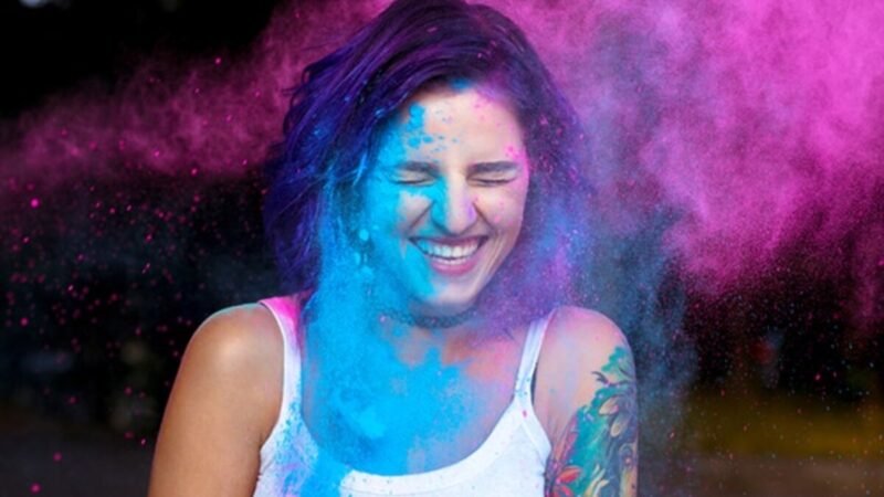 5 Hairstyles for a problem free Holi