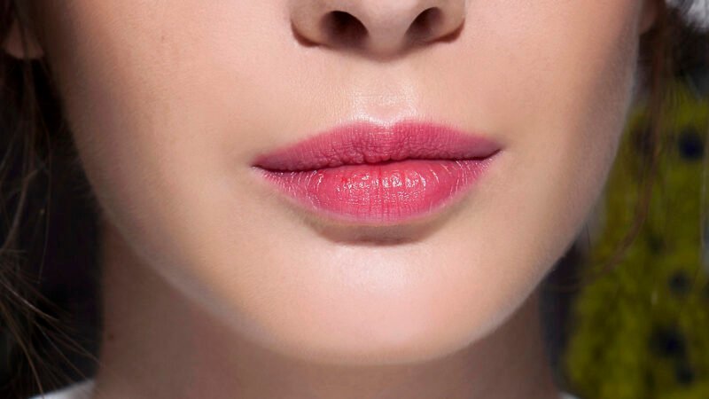 MATCH YOUR EYE MAKEUP TO YOUR LIP Color